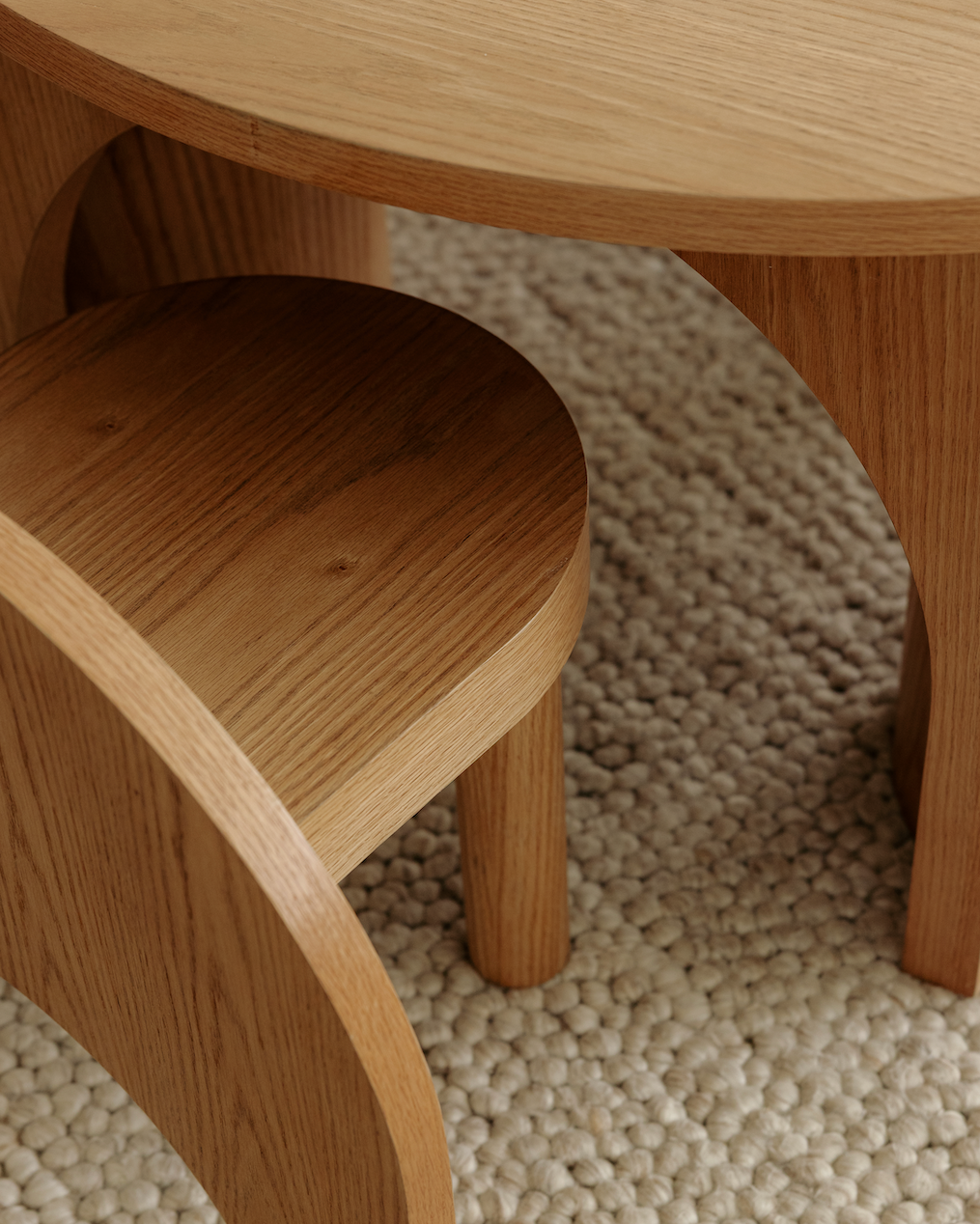 Arca Table Set