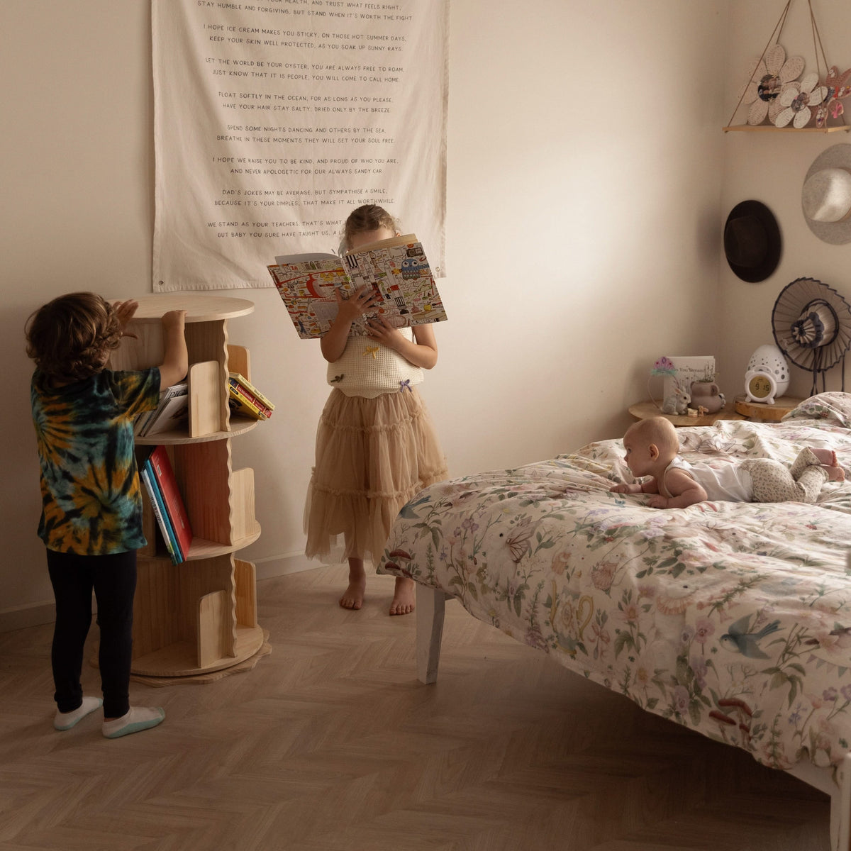 Malo Rotating Bookshelf