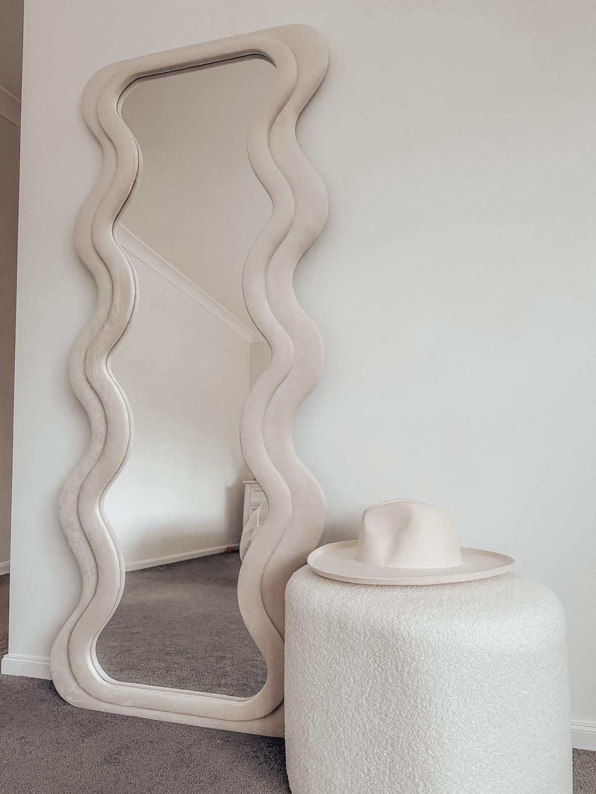 Raya Wavy Mirror