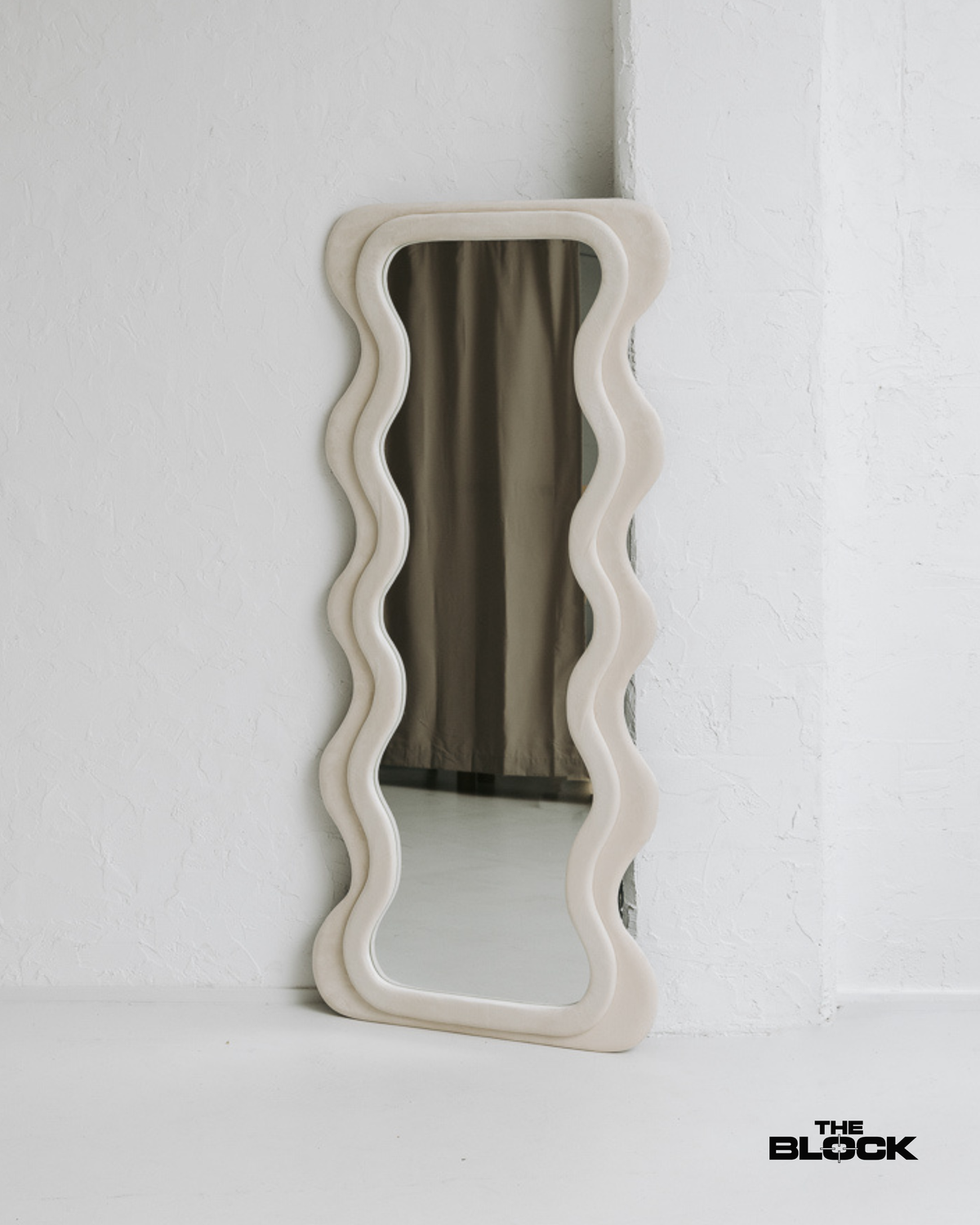 Raya Wavy Mirror